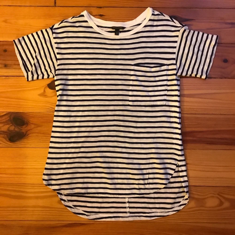 Banana Republic Navy White Striped Relaxed Crew Neck Tee, EUC, XS - Picture 3 of 12